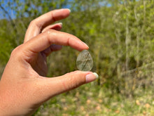 Charger l&#39;image dans la galerie, Quartz à Actinolite 5
