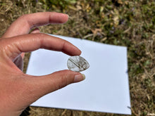 Charger l&#39;image dans la galerie, Quartz à Actinolite 5
