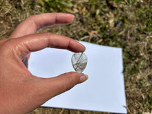 Charger l&#39;image dans la galerie, Quartz à Actinolite 5
