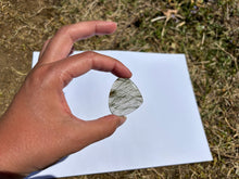 Charger l&#39;image dans la galerie, Quartz à Actinolite 1
