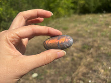 Charger l'image dans la galerie, Galet en labradorite 1
