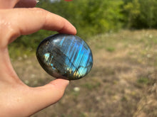 Charger l'image dans la galerie, Galet en labradorite 2

