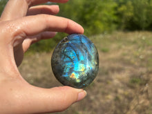 Charger l'image dans la galerie, Galet en labradorite 2
