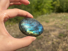 Charger l'image dans la galerie, Galet en labradorite 2
