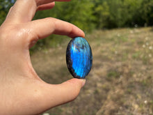 Charger l'image dans la galerie, Galet en labradorite 4
