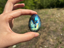 Charger l'image dans la galerie, Galet en labradorite 4
