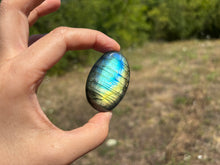 Charger l'image dans la galerie, Galet en labradorite 6
