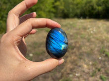 Charger l'image dans la galerie, Galet en labradorite 8
