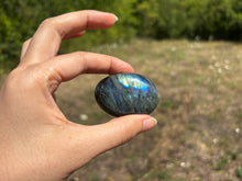 Charger l'image dans la galerie, Galet en labradorite 8
