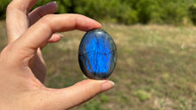 Charger l'image dans la galerie, Galet en labradorite 9
