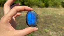 Charger l'image dans la galerie, Galet en labradorite 9
