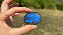 Charger l'image dans la galerie, Galet en labradorite 9
