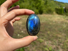Charger l'image dans la galerie, Galet en labradorite 10

