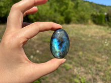 Charger l'image dans la galerie, Galet en labradorite 10
