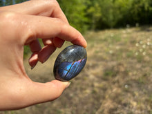 Charger l'image dans la galerie, Galet en labradorite 11
