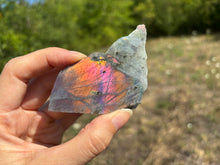 Charger l'image dans la galerie, Morceau en labradorite poli
