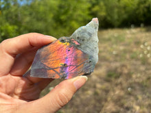 Charger l'image dans la galerie, Morceau en labradorite poli
