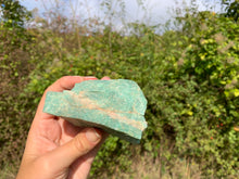 Charger l&#39;image dans la galerie, Amazonite brut de Madagascar
