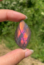 Charger l&#39;image dans la galerie, VENDU Labradorite 137
