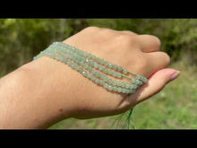 Charger et lire la vidéo dans la visionneuse de la Galerie, Perles en aventurine verte facettées entre 2 et 4mm
