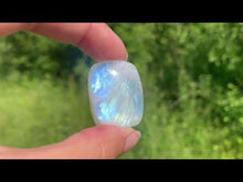 Charger et lire la vidéo dans la visionneuse de la Galerie, Labradorite &quot;blanche&quot; d&#39;Inde 6
