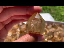 Charger et lire la vidéo dans la visionneuse de la Galerie, VENDU Citrine brut 103
