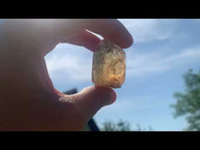 Charger et lire la vidéo dans la visionneuse de la Galerie, VENDU Citrine brut 3
