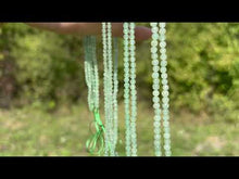 Charger et lire la vidéo dans la visionneuse de la Galerie, Perles en aventurine verte facettées entre 2 et 4mm
