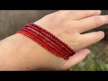 Charger et lire la vidéo dans la visionneuse de la Galerie, Perles en cornaline facettée entre 2 et 4mm
