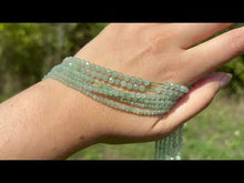 Charger et lire la vidéo dans la visionneuse de la Galerie, Perles en aventurine verte facettées entre 2 et 4mm
