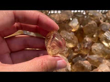 Charger et lire la vidéo dans la visionneuse de la Galerie, VENDU Citrine brut 53
