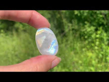 Charger et lire la vidéo dans la visionneuse de la Galerie, VENDU Labradorite &quot;blanche&quot; d&#39;Inde 7
