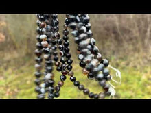 Charger et lire la vidéo dans la visionneuse de la Galerie, Perles en agate rubanée entre 8 et 10mm
