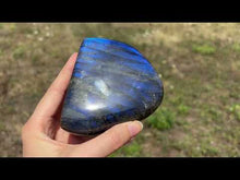 Charger et lire la vidéo dans la visionneuse de la Galerie, Bloc en labradorite 3
