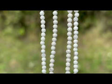 Charger et lire la vidéo dans la visionneuse de la Galerie, Perles en howlite facettées entre 2 et 4mm
