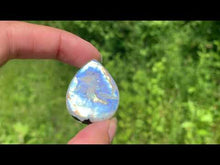 Charger et lire la vidéo dans la visionneuse de la Galerie, VENDU Labradorite &quot;blanche&quot; d&#39;Inde 13
