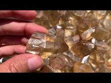 Charger et lire la vidéo dans la visionneuse de la Galerie, Citrine brut 32

