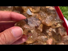 Charger et lire la vidéo dans la visionneuse de la Galerie, VENDU Citrine brut 79
