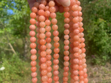 Charger l&#39;image dans la galerie, Perles en calcite orange entre 6 et 8mm
