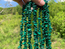 Charger l&#39;image dans la galerie, Perles en malachite, forme chips
