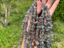 Charger l&#39;image dans la galerie, Perles en labradorite, forme chips
