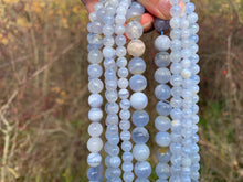 Charger l&#39;image dans la galerie, Perles en agate blue lace entre 6 et 10mm ABLU

