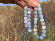 Charger l&#39;image dans la galerie, Perles en agate blue lace entre 6 et 10mm ABLU
