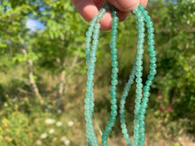 Charger l&#39;image dans la galerie, Perles en aventurine verte entre 4 et 14mm
