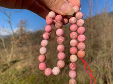 Charger l&#39;image dans la galerie, Perles en jaspe rose entre 6 et 10mm
