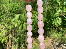 Charger l&#39;image dans la galerie, Perles en quartz rose, forme galet de taille moyenne
