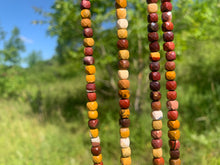 Charger l&#39;image dans la galerie, Perles en jaspe mookaite, forme carré facetté
