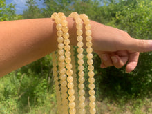 Charger l&#39;image dans la galerie, Perles en calcite jaune entre 6 et 10mm
