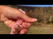 Charger et lire la vidéo dans la visionneuse de la Galerie, Perles en quartz rose, forme diamant entre 6 et 10mm
