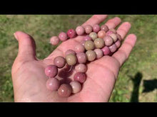 Charger et lire la vidéo dans la visionneuse de la Galerie, Perles en calcédoine entre 2 et 12mm

